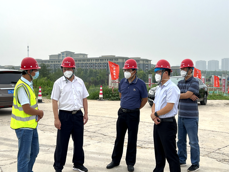 蚌埠市委常委、市委秘書長、懷遠(yuǎn)縣委書記王慶武到G206-03標(biāo)項(xiàng)目調(diào)研指導(dǎo)工作